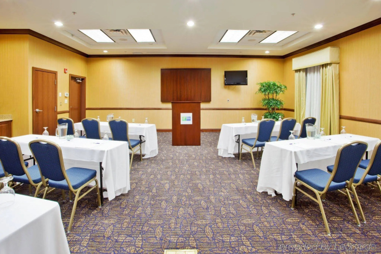 Holiday Inn Express Hotel & Suites Wilmington-Newark photo 39