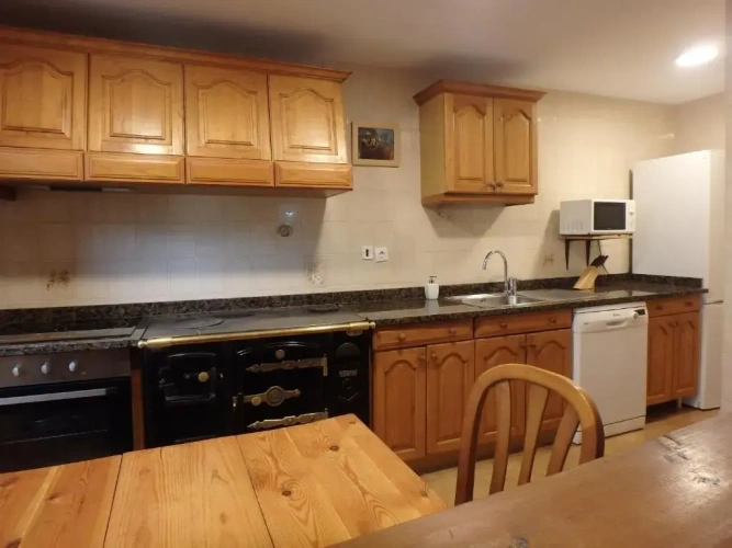 3 Bedrooms Cottage