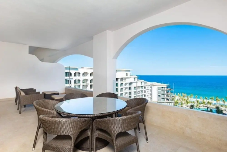 2 Bedrooms Luxury Suite with ocean view