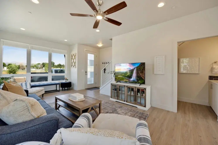 938 Jerome St Unit 1
