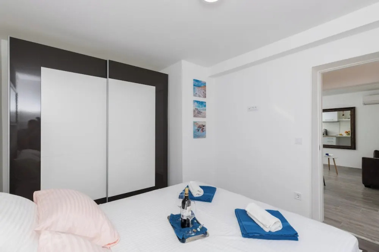 Apartment Semi