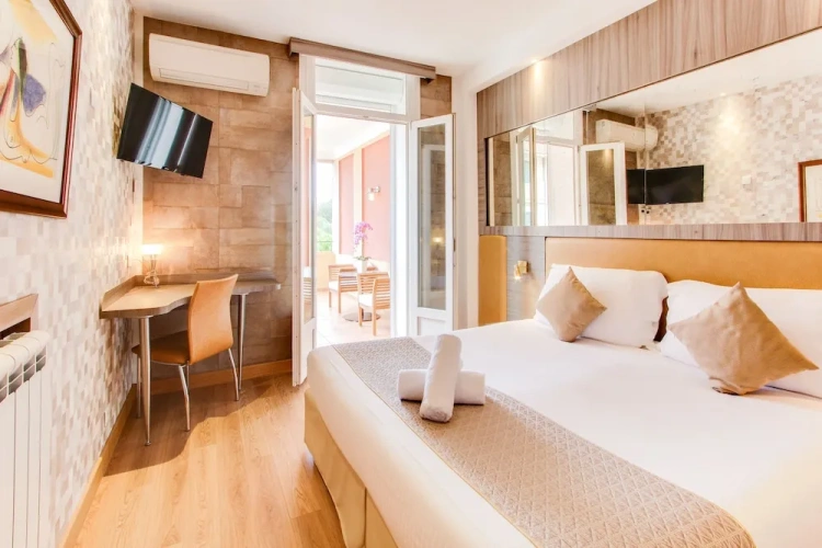 Superior Double room with balcony