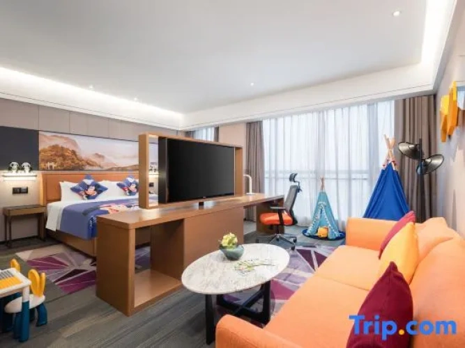 Deluxe Family Suite