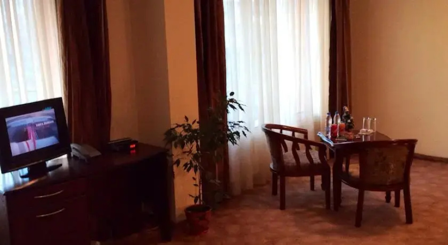 Hotel Elena