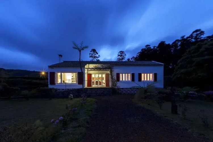 Sete Cidades Lake Lodge - Azores