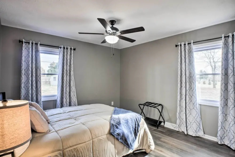 Family-friendly Springfield Home w/ Yard!