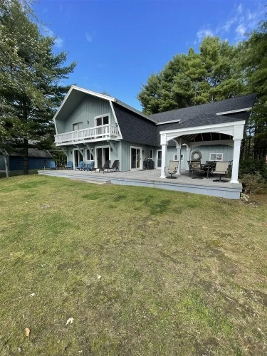 4 Bedrooms Cottage