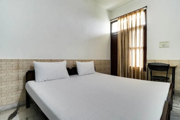 Hotel Ashiana by OYO Rooms