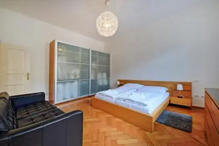 Vincent Apartment