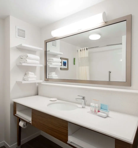 Standard Quadruple Suite