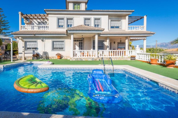Deluxe Villa