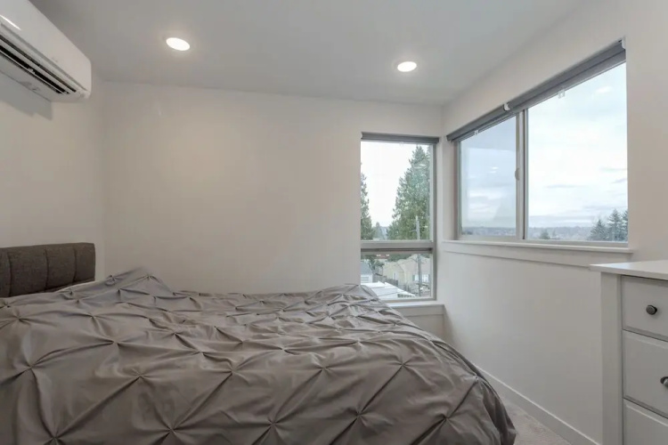 Urban Oasis Sleeps 8 Ultra Modern Condo