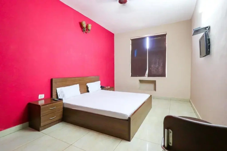 Standard Triple room