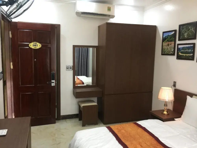 Dinh Gia Hotel