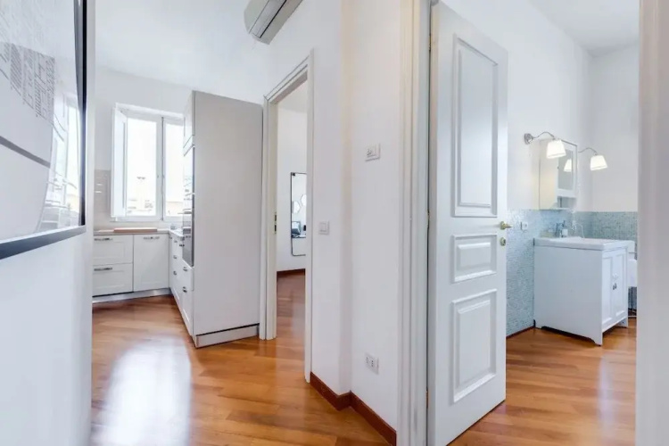 Modern and Stylish Flat Near P.zza Della Repubblica