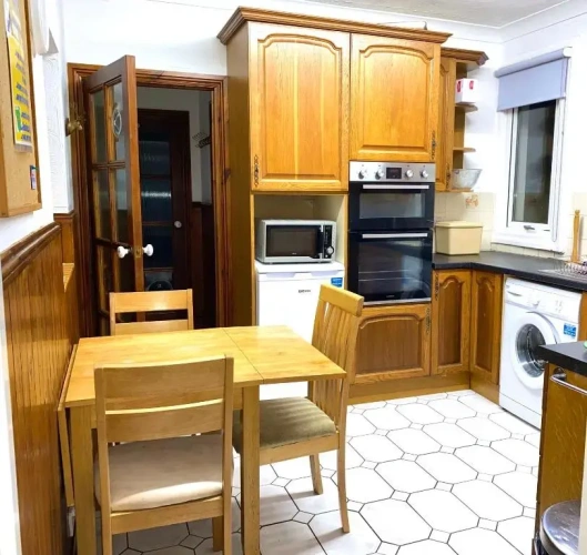 2 Bedrooms Apartment