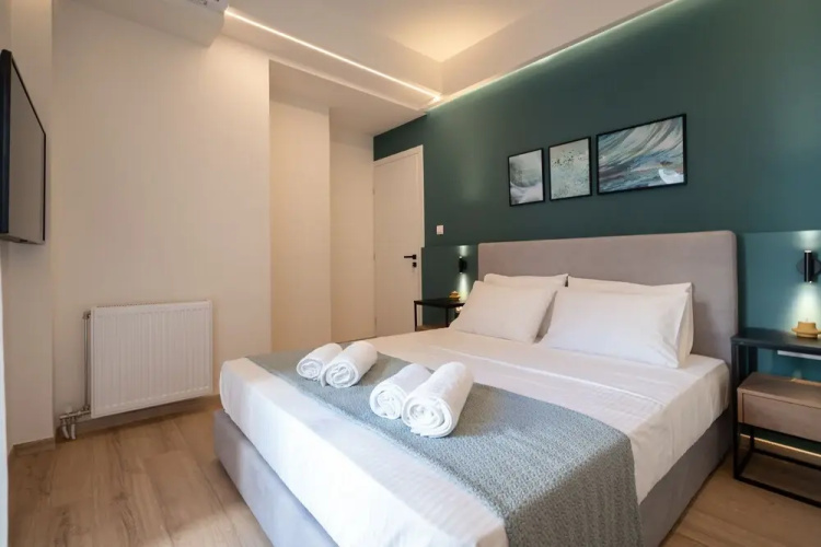 Io Suites