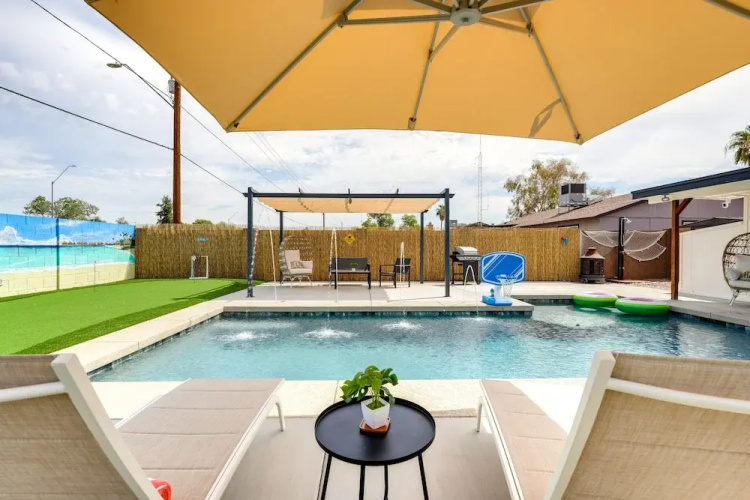 Glendale Getaway: Swim, Putt, Grill, & Relax!