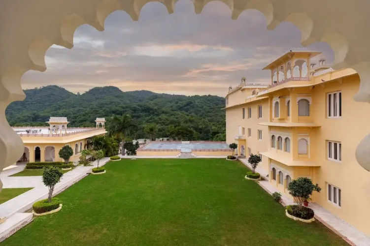Traavista Surya Mahal Resort & Spa