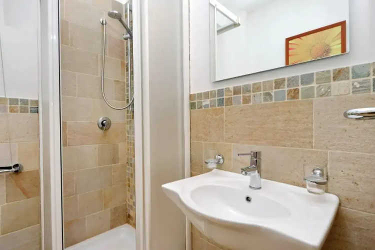Cozy Apartment Fabia 300 mt from Colosseum