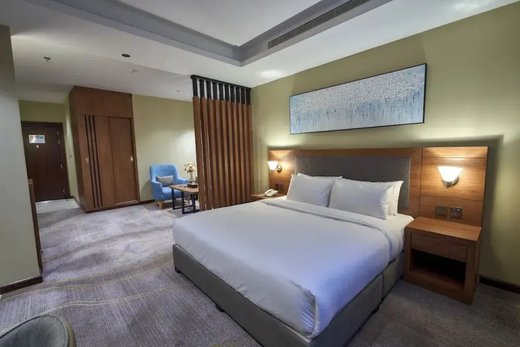 Platinum Hotel
