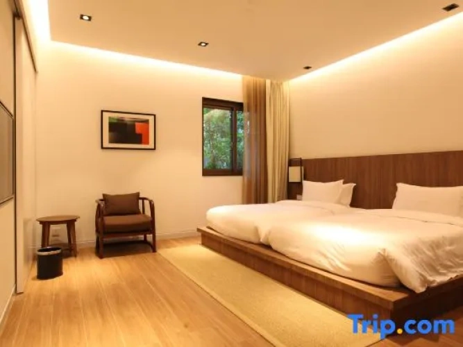 4 Bedrooms Villa with view