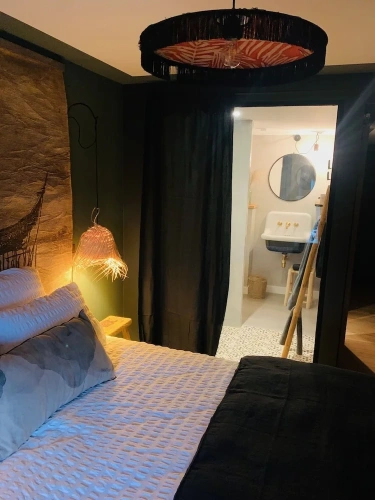 Comfort room