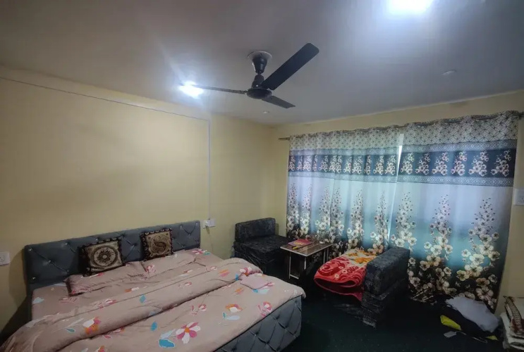 Hatyz Guest House And Restaurant