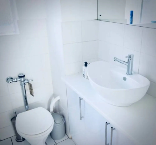 Studio Apartment With Balcony in Green Point
