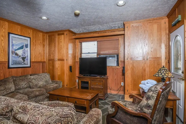 Shamrock Lodge