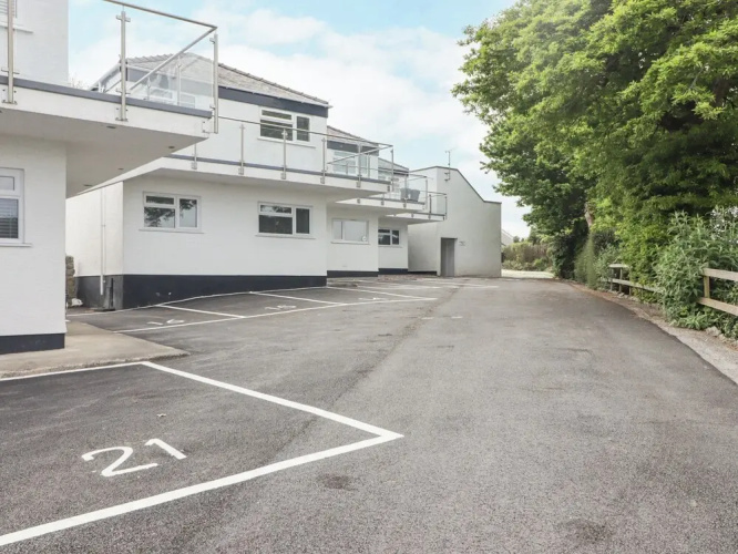 21 Coedrath Park