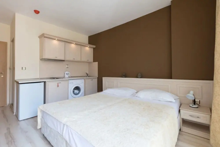 Nice Studio with Kitchenette in Avalon Complex