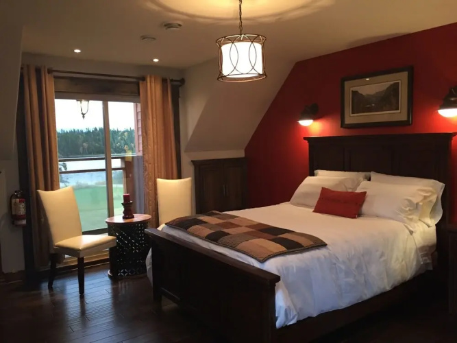 Tranquil Waters Inn