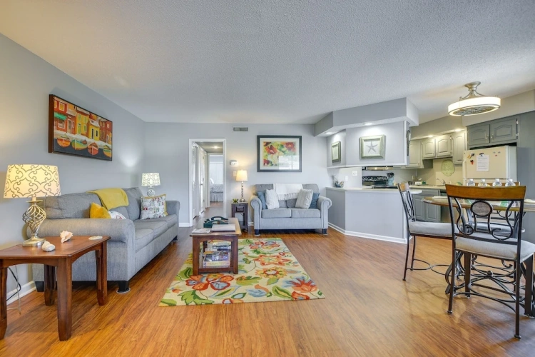 2 Bedrooms Apartment