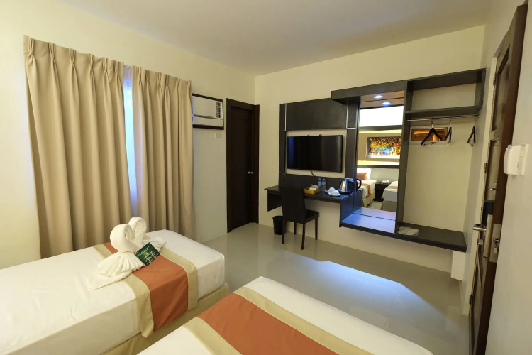 Southpole Central Hotel