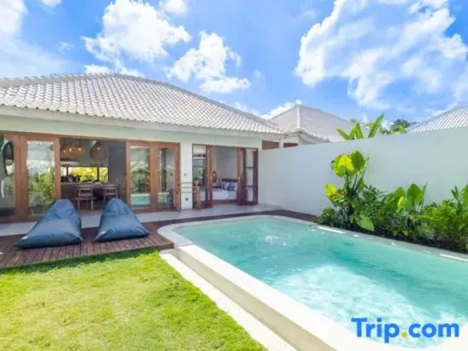 Villa Sylvia by Pertama Stay