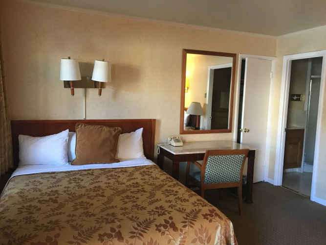 Pacific Heights Inn