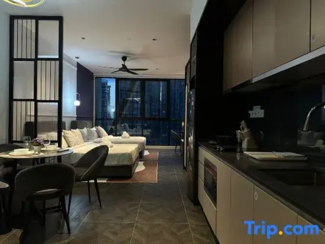 Scarletz Suites KLCC Premier Studio | Clean, Cozy, Central