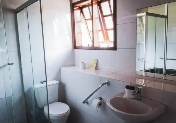 Nomades Riverside - Adventure Hostels & Coworking