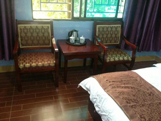 Baoshan Huarong Inn