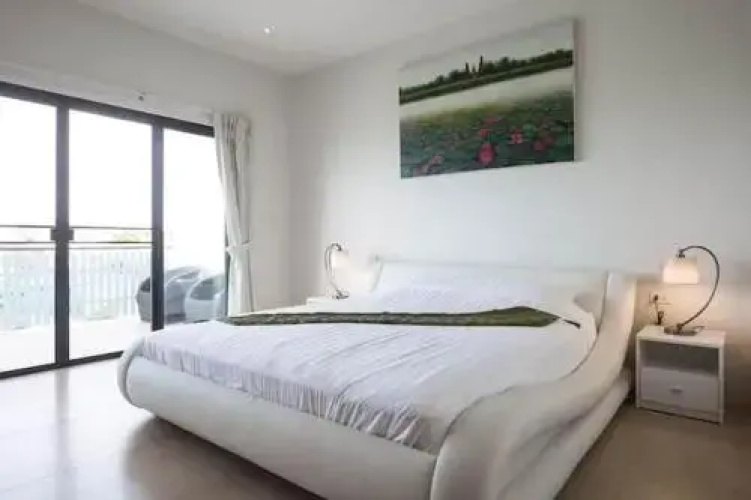 7 Bed Luxury Seaview Villas 5 mins beach