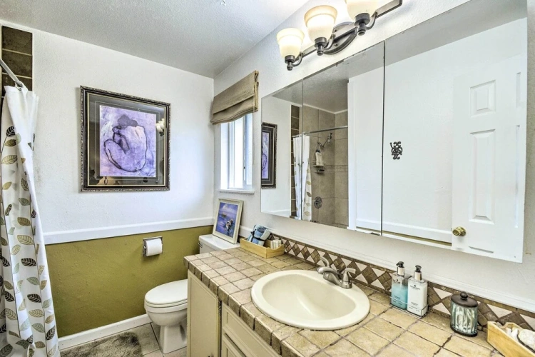 4 Bedrooms Cottage