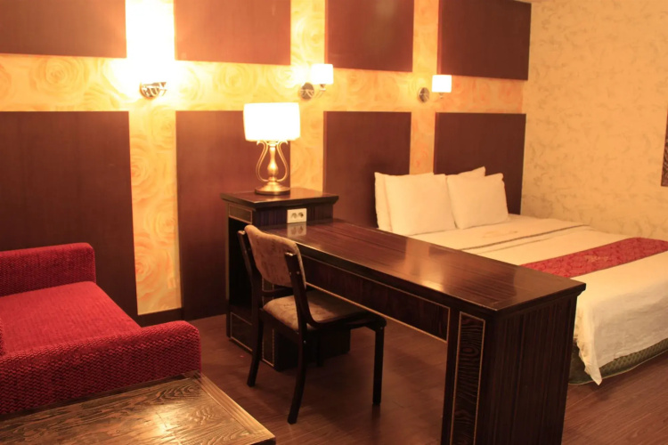 Hotel Amour