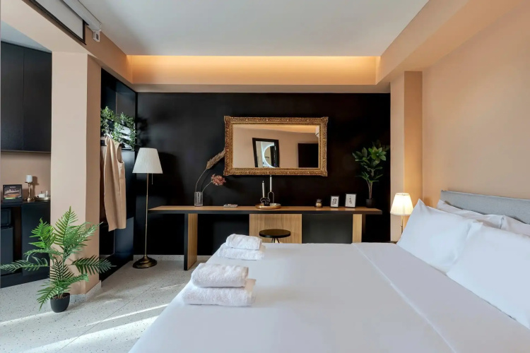 Clyde Athens by Nin&Bau