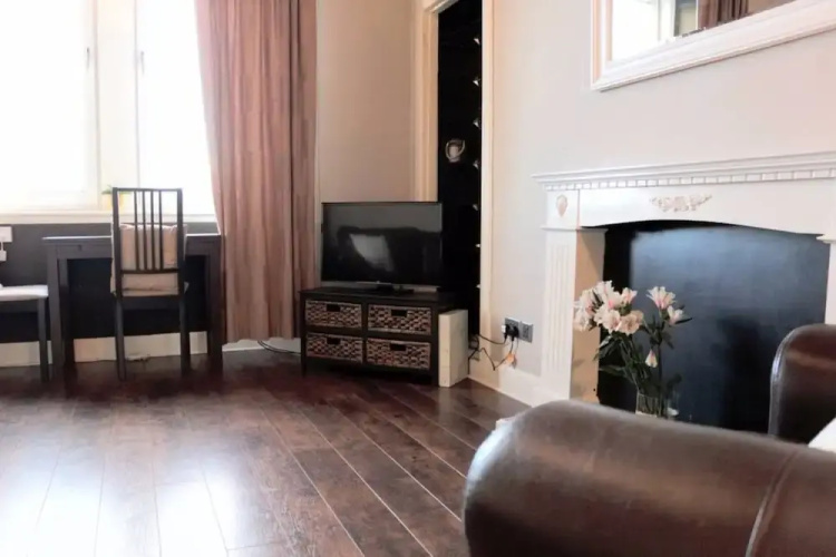 2 Bedroom Central Apartment