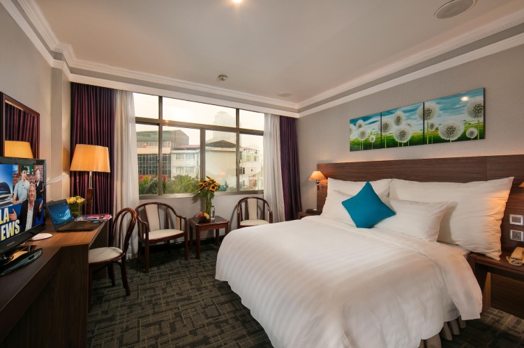 Superior Double room with city view