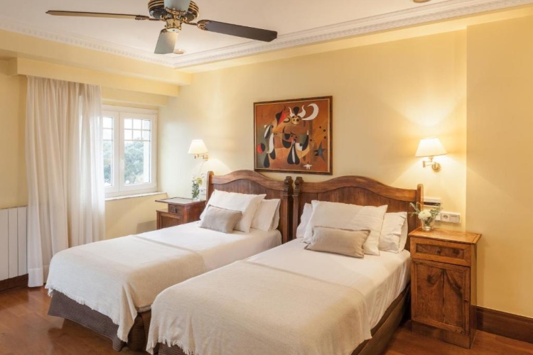Twin room with sea view