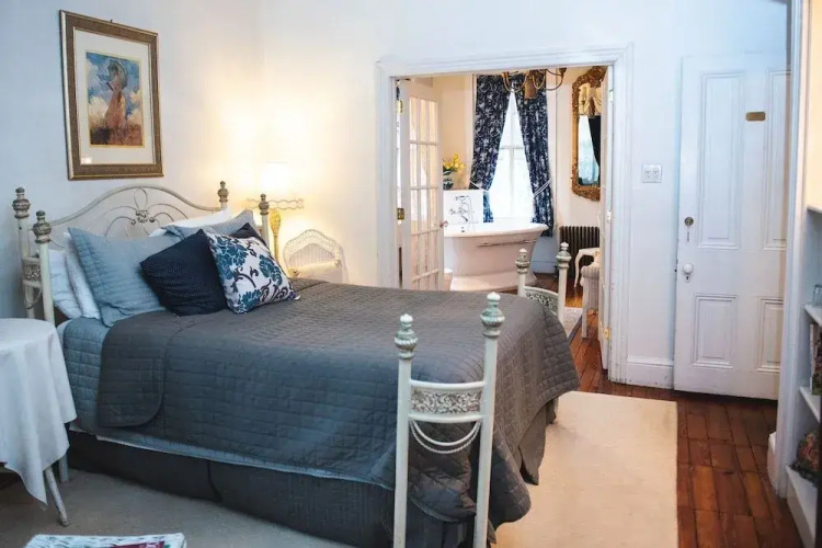 Faunbrook Bed & Breakfast