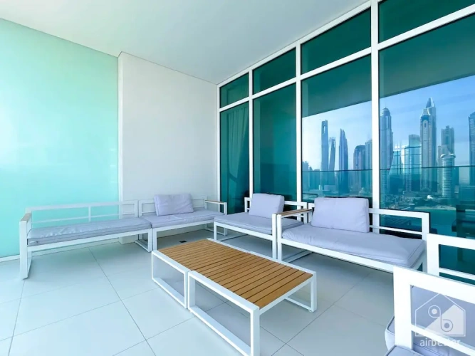 4 Bedrooms Apartment