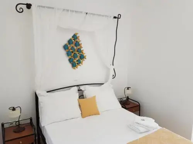 Sarakiniko Rooms